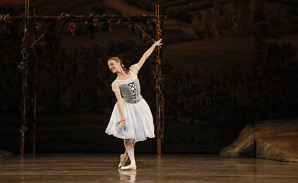 20161020_MCB_Giselle_Act1_DRDA_Arsht_73A3472