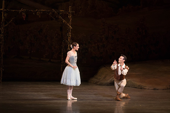 20161022_MCB_Giselle_Act1_2Cast_Tricia_Arsht_Arsht_73A5898