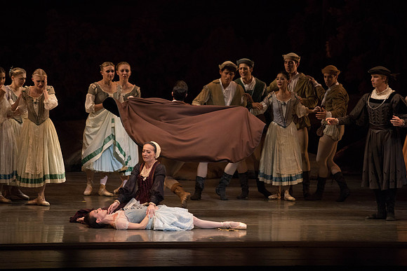 20161022_MCB_Giselle_Act1_2Cast_Tricia_Arsht_73A9435