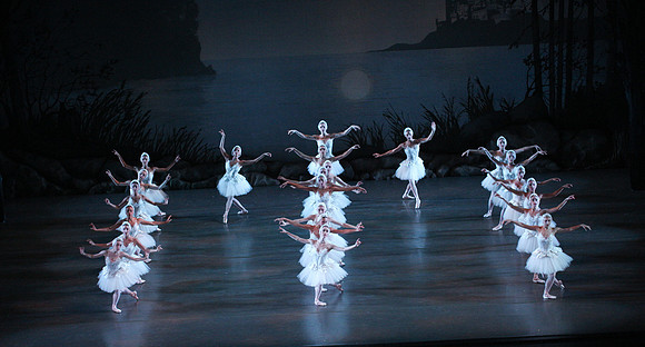 20151114_Swan_Lake_George_Balanchine_Kravis_IMG_6659
