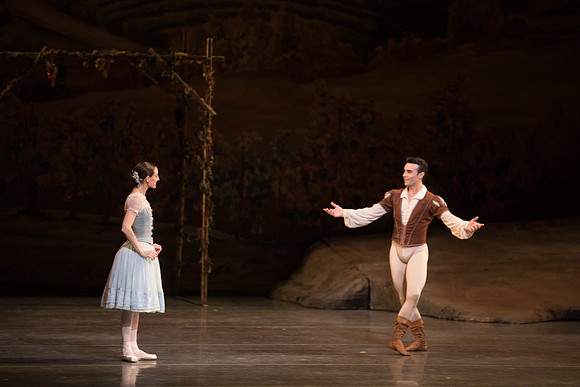 20161022_MCB_Giselle_Act1_2Cast_Tricia_Arsht_Arsht_73A5783