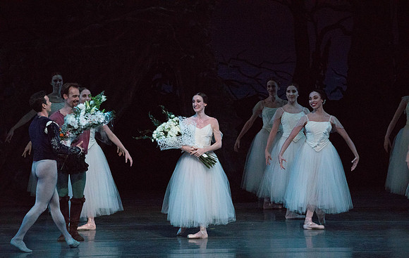 20161022_MCB_Giselle_Act2_2Cast_Tricia_Arsht_73A1132