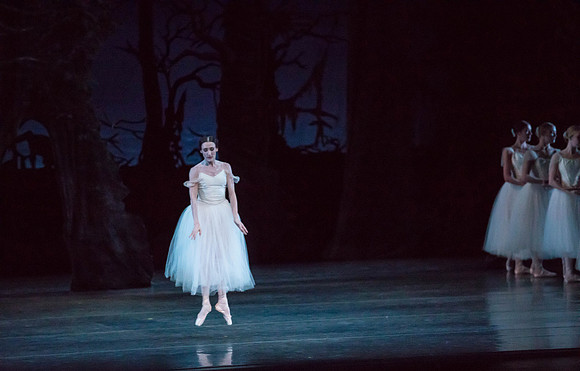 20161022_MCB_Giselle_Act2_2Cast_Tricia_Arsht_73A0134