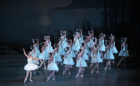 20151114_Swan_Lake_George_Balanchine_Kravis_IMG_6539