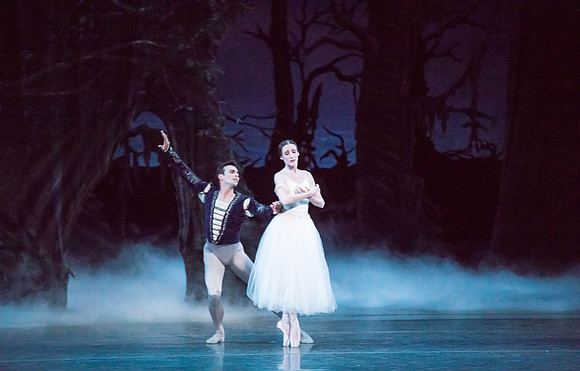 20161022_MCB_Giselle_Act2_2Cast_Tricia_Arsht_73A0845