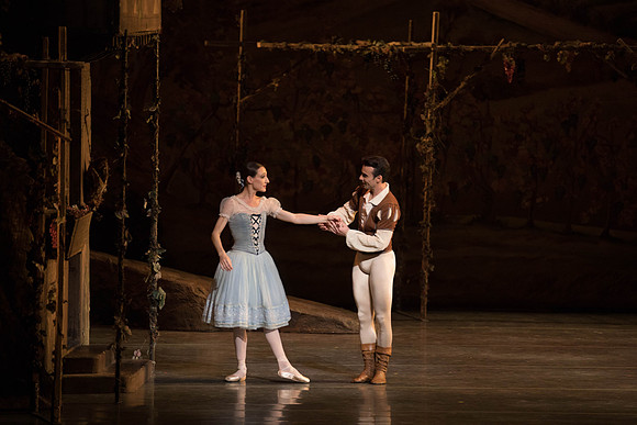 20161022_MCB_Giselle_Act1_2Cast_Tricia_Arsht_Arsht_73A5776