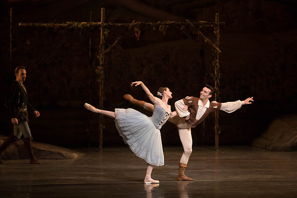 20161022_MCB_Giselle_Act1_2Cast_Tricia_Arsht_Arsht_73A5921