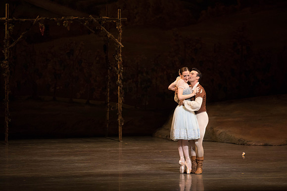 20161022_MCB_Giselle_Act1_2Cast_Tricia_Arsht_Arsht_73A5932