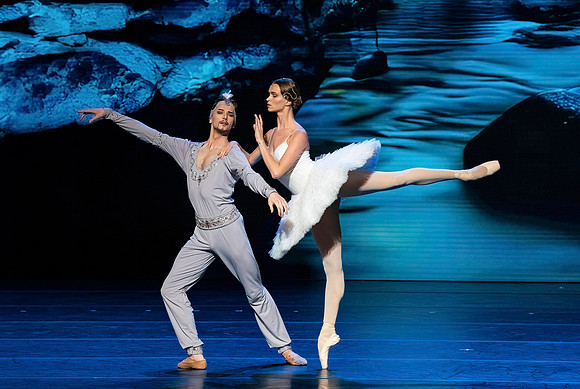 20241026_untitled20241026_Pas de deux from La bayadere__DSC2013