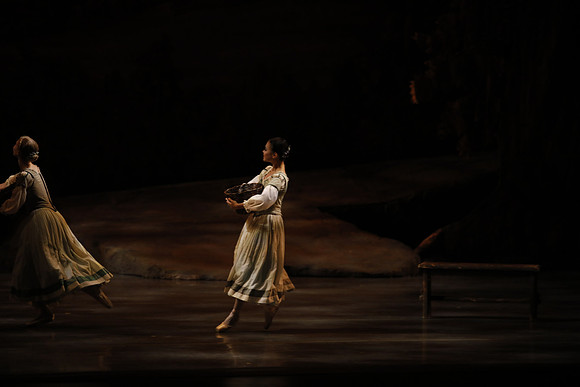 20161023_MCB_Giselle_Act1_3Cast_Jennifer_Laurent_Arsht__73A1352