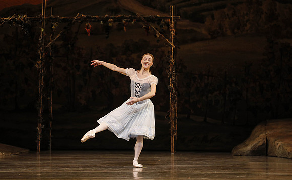 20161020_MCB_Giselle_Act1_DRDA_Arsht_73A3474