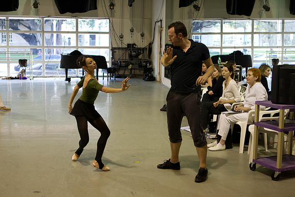 7065B_DG_Studio_Rehersal_Synphonic_Dance_Alexie_Ratmansky_MCB_FL_AL1B8183