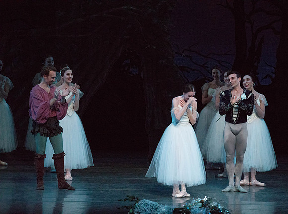 20161022_MCB_Giselle_Act2_2Cast_Tricia_Arsht_73A1223
