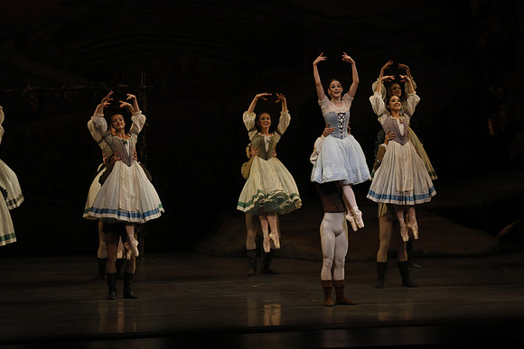 20161023_MCB_Giselle_Act1_3Cast_Jennifer_Laurent_Arsht__73A1951