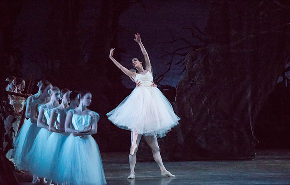 20161022_MCB_Giselle_Act2_2Cast_Tricia_Arsht_73A0618