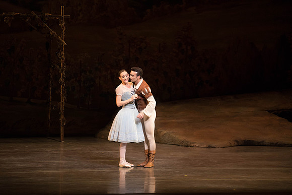 20161022_MCB_Giselle_Act1_2Cast_Tricia_Arsht_Arsht_73A5839