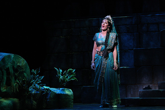 20150226_The_Pearl_Fisher_Act_39C7C1781