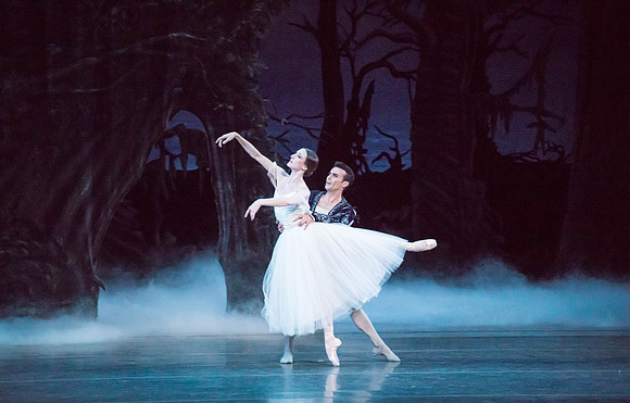 20161022_MCB_Giselle_Act2_2Cast_Tricia_Arsht_73A0852