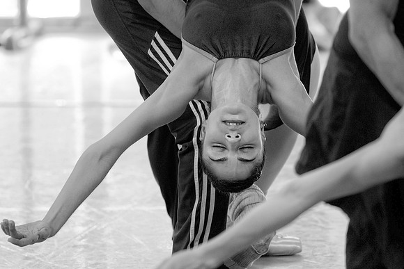 7065_DG_Studio_Rhersal_Synphonic_Dance_Alexie_Ratmansky_MCB_FL_AL1B4815