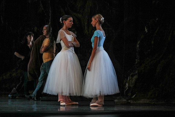 20161020_MCB_Giselle_2Cast_Act2_no Makeup_DRDA_Arsht_73A1483