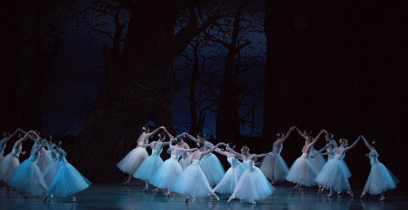 20161022_MCB_Giselle_Act2_2Cast_Tricia_Arsht_73A0030