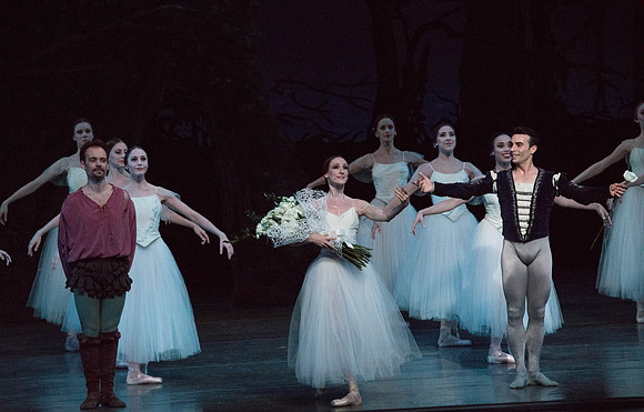20161022_MCB_Giselle_Act2_2Cast_Tricia_Arsht_73A1096