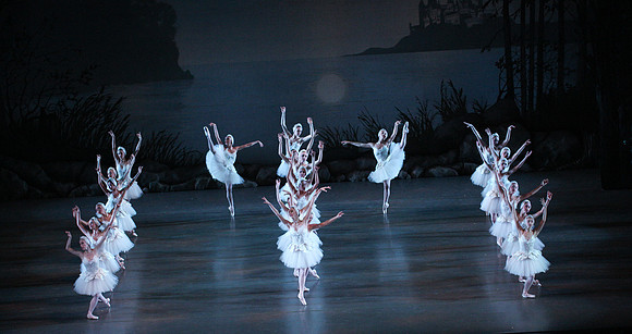 20151114_Swan_Lake_George_Balanchine_Kravis_IMG_6689