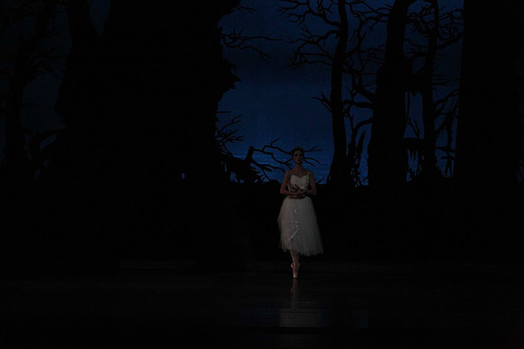 20161020_MCB_Giselle_Act2_DRNN_Arsht_9C7C0086