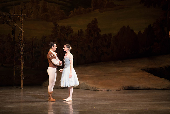 20161022_MCB_Giselle_Act1_2Cast_Tricia_Arsht_Arsht_73A5754