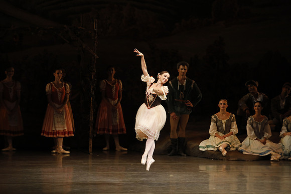 20161023_MCB_Giselle_Act1_3Cast_Jennifer_Laurent_Arsht__73A3299
