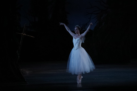 20161023_MCB_Giselle_Act2_3Cast_Jennifer_Laurent_Arsht__73A5000
