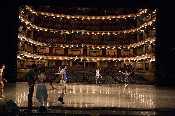 20161022_MCB_Giselle_Company_Clase_Arsht9C7C0177