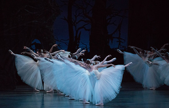 20161022_MCB_Giselle_Act2_2Cast_Tricia_Arsht_73A0079