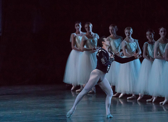 20161022_MCB_Giselle_Act2_2Cast_Tricia_Arsht_73A0263
