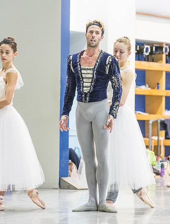 20161013_MCB_Giselle_Act1_Rehersal_Studio9C7C0063