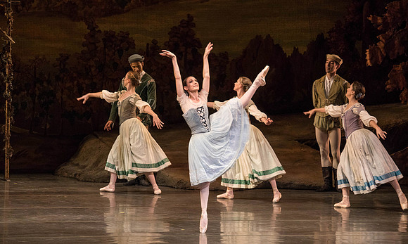 20161022_MCB_Giselle_Act1_2Cast_Tricia_Arsht_Arsht_73A6173