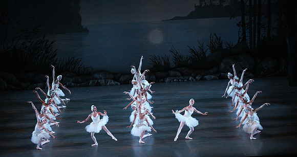 20151114_Swan_Lake_George_Balanchine_Kravis_IMG_6700