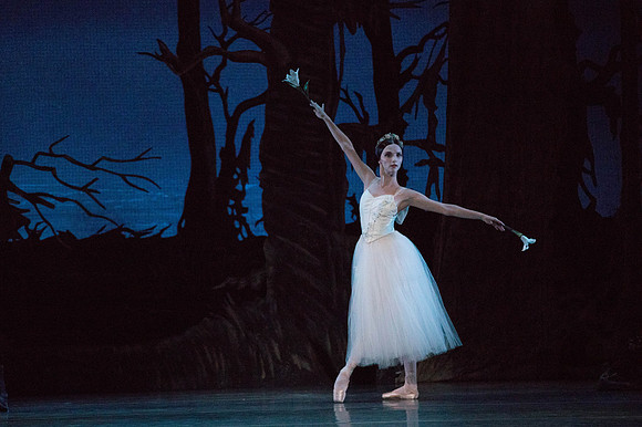 20161021_MCB_Giselle_Cast1_Act2__73A6054