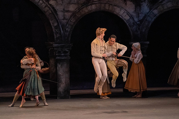 20221023_Romeo_And_Juliet_3Cast__DSC4398