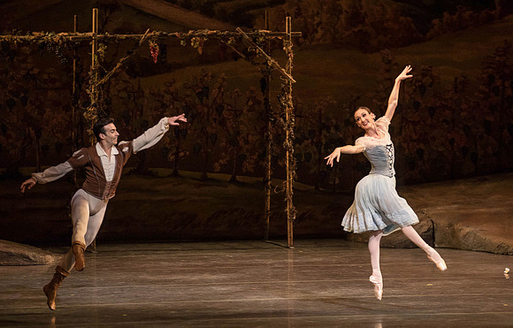 20161022_MCB_Giselle_Act1_2Cast_Tricia_Arsht_Arsht_73A5942