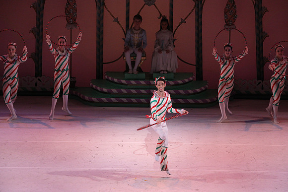 20141229_Nutcracker_WPB_Hoops_CG3P1440