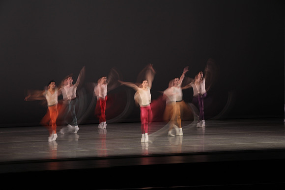 20170113_Glass_Motion_Blur_Samantha_PR_9C7C2279