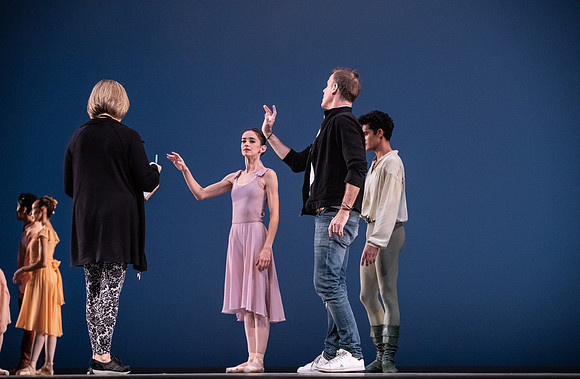20190110_Dance_at_a_Gathering_MG_0110