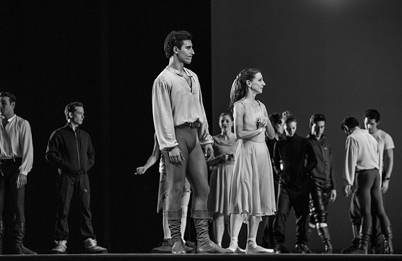 20190110_Dance_at_a_Gathering_MG_0134-2