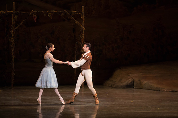 20161022_MCB_Giselle_Act1_2Cast_Tricia_Arsht_Arsht_73A5838