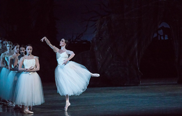 20161022_MCB_Giselle_Act2_2Cast_Tricia_Arsht_73A0201