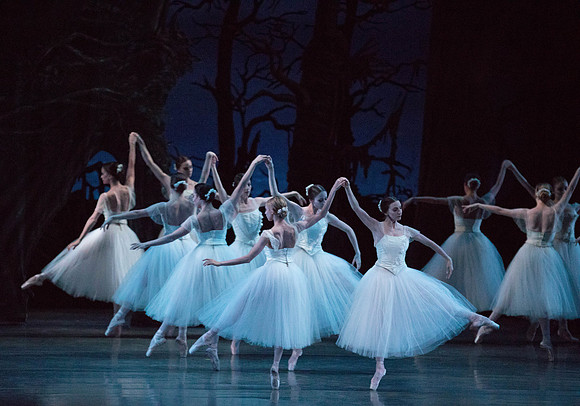 20161022_MCB_Giselle_Act2_2Cast_Tricia_Arsht_73A0035