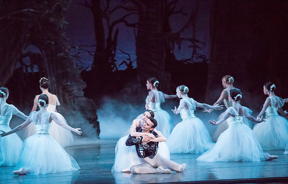 20161022_MCB_Giselle_Act2_2Cast_Tricia_Arsht_73A0823