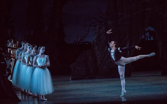 20161022_MCB_Giselle_Act2_2Cast_Tricia_Arsht_73A0251