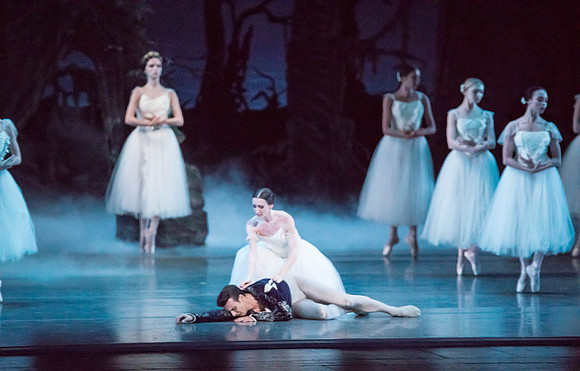 20161022_MCB_Giselle_Act2_2Cast_Tricia_Arsht_73A0832